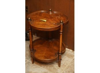 ANTIQUE STYLE WOOD 2 TIER SIDE TABLE