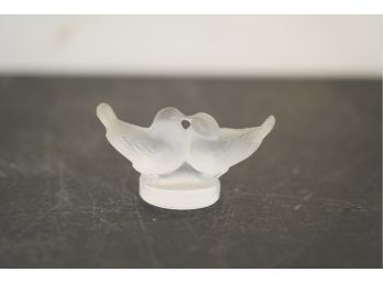SMALL LALIQUE GLASS FIGURINE, 1NCH HEIGHT
