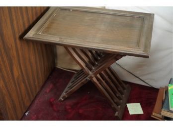 ANTIQUE FOLDABLE TRAY TABLE