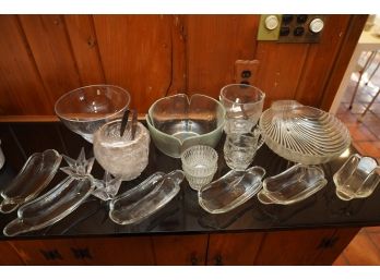 LARGE LOT OF ASSORTED GLASSES
