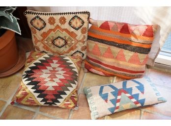 LOT OF 4 COUCH PILLOWS