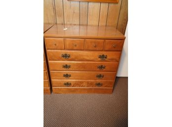 ETHAN ALLEN  WOODEN DRESSER WITH 5 PULL OUT DRAWERS