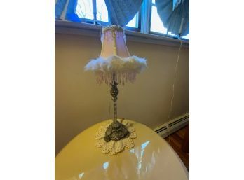 METAL STANDING LAMP WITH FEATHERED SHADE