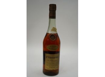 ULTRA RARE-COLLECTORS ITEM-! V.S.O.P HENNESSY COGNAC-SEALED WITH TAX STAMP