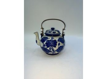 BLUE AND WHITE PORCELAIN TEA KETTLE WITH BRASS HANDLE