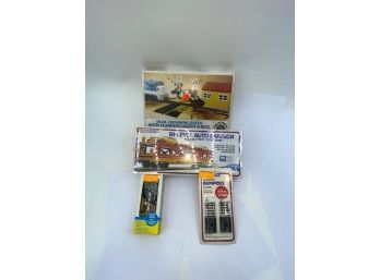 BUNDLE DEAL OF ASSORTED TRAIN TOYS ACCESSORIES