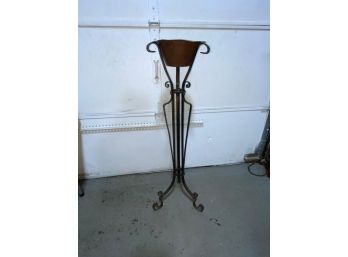 ANTIQUE OUTDOOR COPPER METAL PLANTER WITH METAL STAND