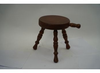 ANTIQUE WOOD STOOL WITH HANDLE