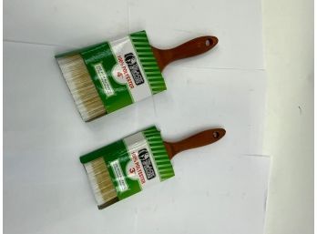 LOT OF 2 BRAND NEW BLACK AND SAGE 100& POLYESTER PAINT BRUSHES