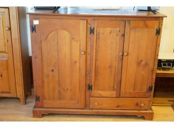 GORGEOUS WOOD TABLE TV CABINET WITH 3 DOORS AND 1 DRAW