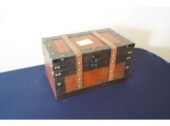 Antique Brown Wood Strongbox Dice Chest (box Only)