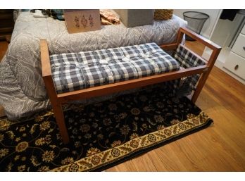 Antique Style Wood Bench With Laundry Basket