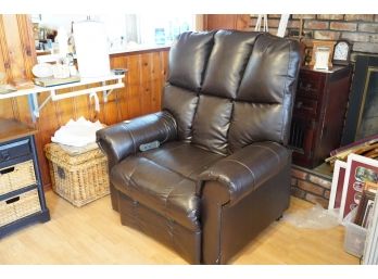 Catnapper Stallworth Power Lift Recliner In Excellent Conditions