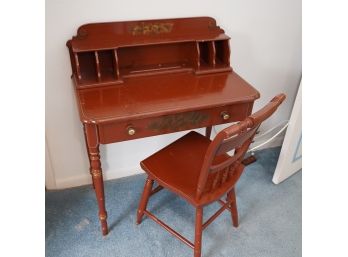 Small Childs Desk And Chair