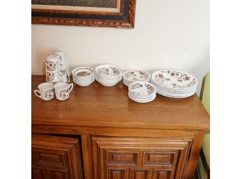 Set Of 8 Royal Staffordshire 'windsong Ironstone' By J&g Meakin England