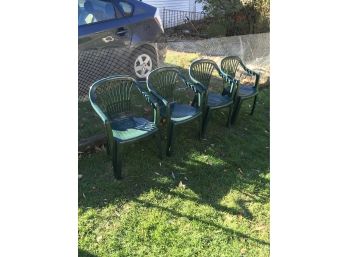 Lot Of 4 Green Plastic Chairs