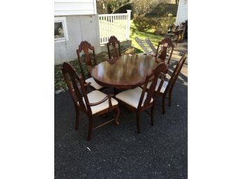 Dinning Room Table With 6 Chairs And 2 Leafs