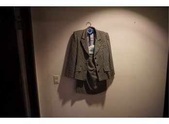 VTG CAROLYNE ROEH SUIT WITH SKIRT