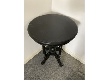 SMALL ROUND TABLE