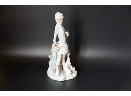 LLADRO OF GIRL WITH GOOSE