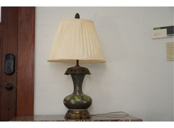 LAMP WITH BRASS COLOR TOP AND BOTTOM