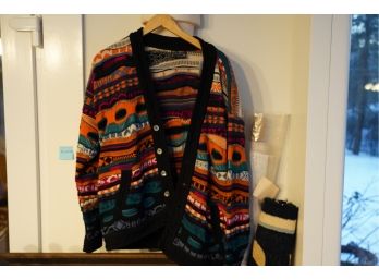 COOGI SOUTHERNSTYLE SWEATER SIZE M