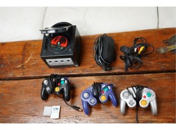 NINTENDO GAMECUBE CONSOLE WITH ACCESSORIES