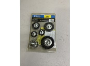 6 PC WIRE WHEELS AND CUP SET