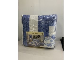 NEW! THE QUILT GALLERY ONE PATCHWORK COMFORTER SIZE QUEEN