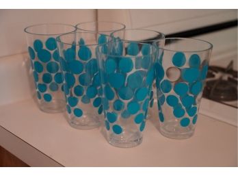 LOT OF 6 VINTAGE PLASTIC CUPS