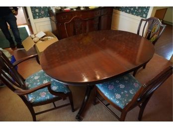 AMERICAN ANTIQUE WOOD ROUND TABLE WITH 4 CHAIRS
