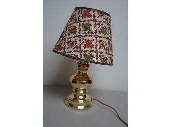 SMALL VINTAGE BRASS LAMP, 13IN HEIGHT  GREAT FOR ANY NIGHT TABLE!