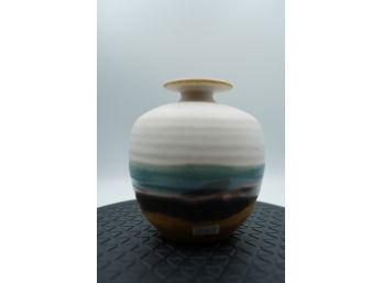 OCEAN ANNIE'S POTTERY VASE, SIGNED, 5IN HEIGHT