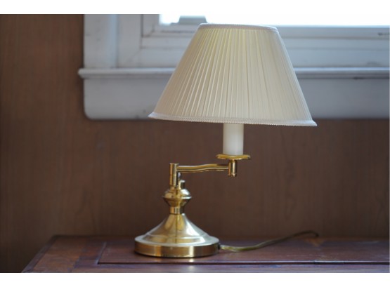 GOLD METAL DESK LAMP, 15IN HEIGHT