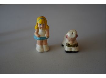 PORCELAIN SALT AND PEPPER SHAKERS, 1IN HEIGHT