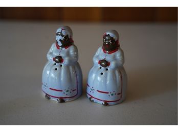 WOMEN SALT AND PEPPER SHAKERS, 1IN HEIGHT