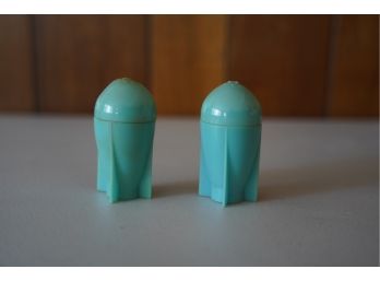 VINTAGE SPACE SHIP ROCKET LIKE, LIGHT BLUE SALT AND PEPPER SHAKERS, 1IN HEIGHT
