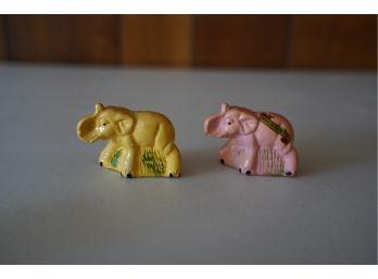 YELLOW AND PINK ELEPHANTS SALT AND PEPPER SHAKERS, 1IN HEIGHT