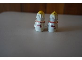CLOWNS SALT AND PEPPER SHAKERS, 1IN HEIGHT