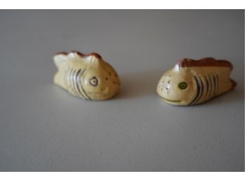 FISH SALT AND PEPPER SHAKERS, 1IN HEIGHT
