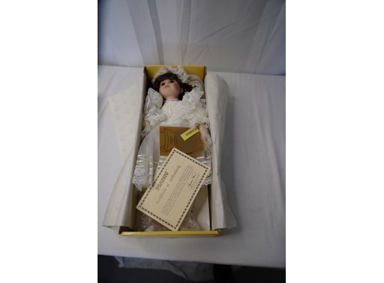 A CONNOISSEUR COLLECTION DOLL WITH CERTIFICATE OF AUTHENTICITY, THERESA