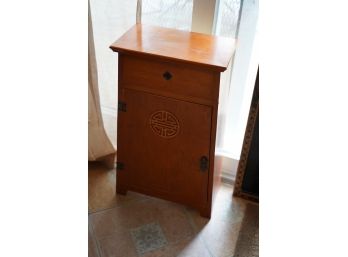 SMALL WOOD ASIAN STYLE CABINET WITH PULL OUT DRAW