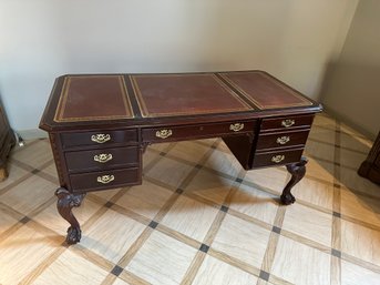 Beautiful Antique Mahogany And Leather Desk. Stunning!