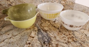 Vintage Group Of PYREX Mid Century Modern Cookware Serving Bowls