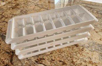 (4) Rubbermaid Brand Ice Cube Trays