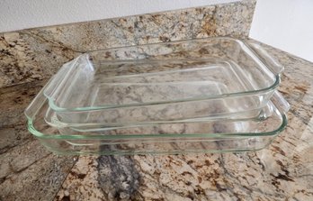 (3) Vintage Pyrex Glass Baking Dishes.