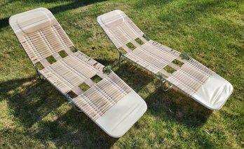 (2) Vintage Folding Lounge Chairs