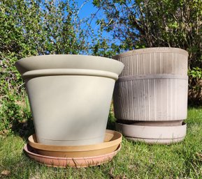 (2) Large Pastic Garden Flower Pot Containers