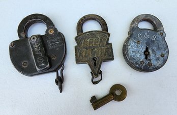 Set Of (3) Vintage Padlocks With Random Padlock Key