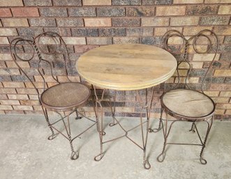 Vintage Ice Cream Parlor Wrought Iron Table And (4) Matching Chairs
